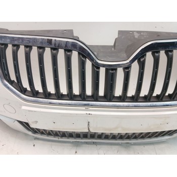 Recambio de paragolpes delantero para skoda yeti (5l) 2.0 tdi referencia OEM IAM 5L0807221F  