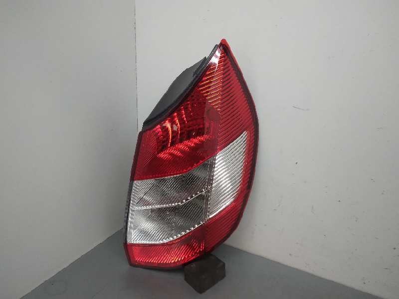 Recambio de piloto trasero derecho para renault scenic ii referencia OEM IAM 8200493375  16808222