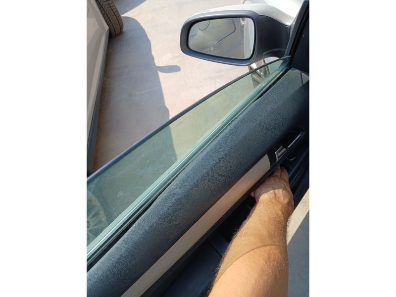 Recambio de elevalunas delantero izquierdo para opel astra h twintop (a04) 1.9 cdti (l67) referencia OEM IAM 13193231 13193244 