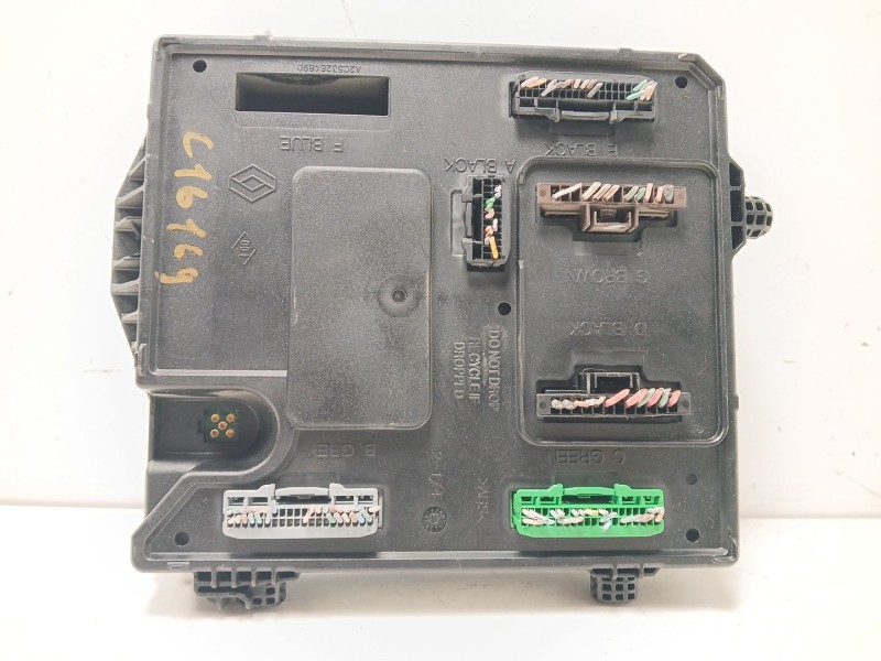 Recambio de caja reles / fusibles para renault megane iii berlina 5 p expression referencia OEM IAM 284B19091R  