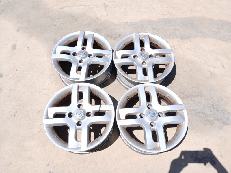 Recambio de juego llantas para nissan cube (z12) 1.6 16v referencia OEM IAM 16 pulgadas x4 6JX16