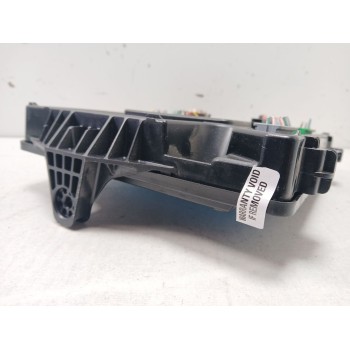 Recambio de caja reles / fusibles para renault megane iii berlina 5 p expression referencia OEM IAM 284B19091R  