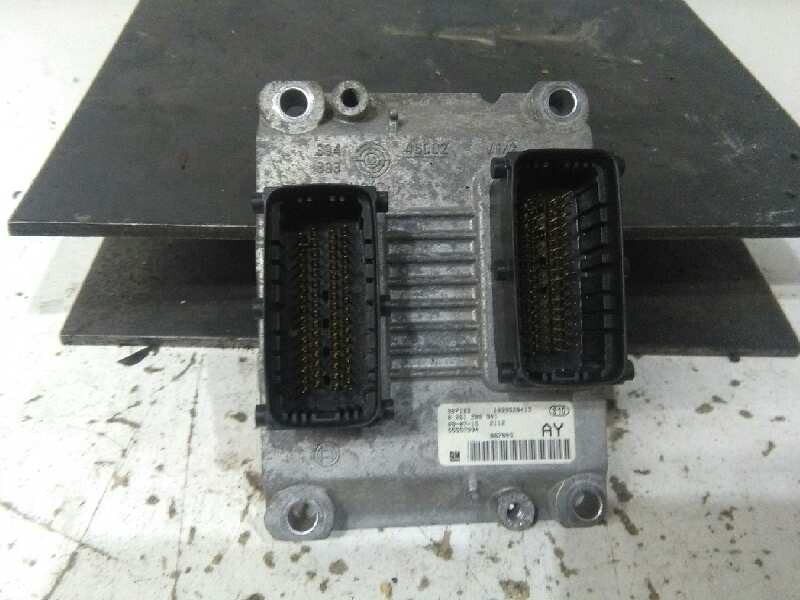 Recambio de centralita motor uce para opel corsa d 1.4 referencia OEM IAM 55557934 0261208941 