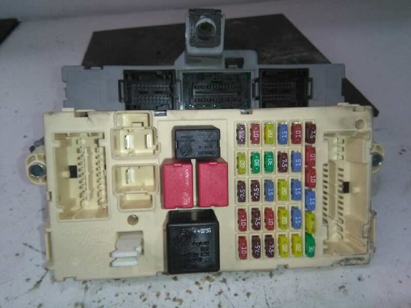Recambio de caja reles / fusibles para alfa romeo 147 (190) 1.6 ts 105 distinctive referencia OEM IAM   