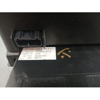 Recambio de pantalla multifuncion para volvo v50 familiar 2.0 d kinetic referencia OEM IAM 30679647  