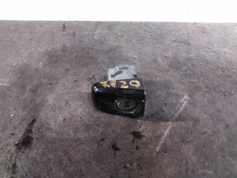 Recambio de bombin puerta delantera izquierda para opel corsa d 1.4 referencia OEM IAM   