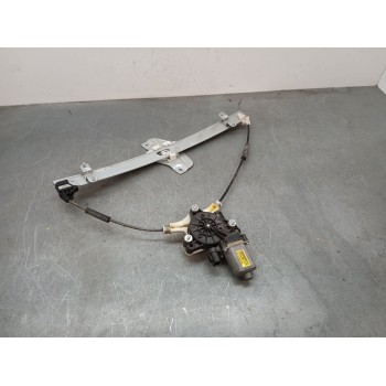 ELEVALUNAS DELANTERO DERECHO 824601Y000 