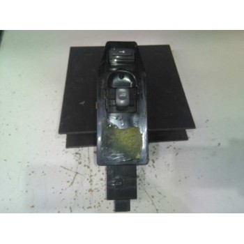 MANDO ELEVALUNAS DELANTERO DERECHO 