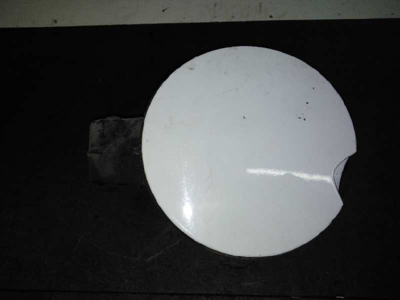 Recambio de tapa exterior combustible para peugeot 207 confort referencia OEM IAM   BLANCA