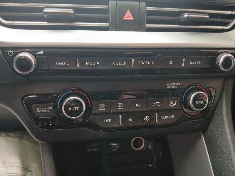 Recambio de sistema audio / radio cd para kia niro i (de) 1.6 gdi hybrid referencia OEM IAM   