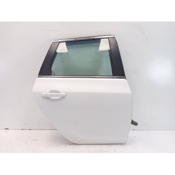 PUERTA TRASERA DERECHA 13301547 