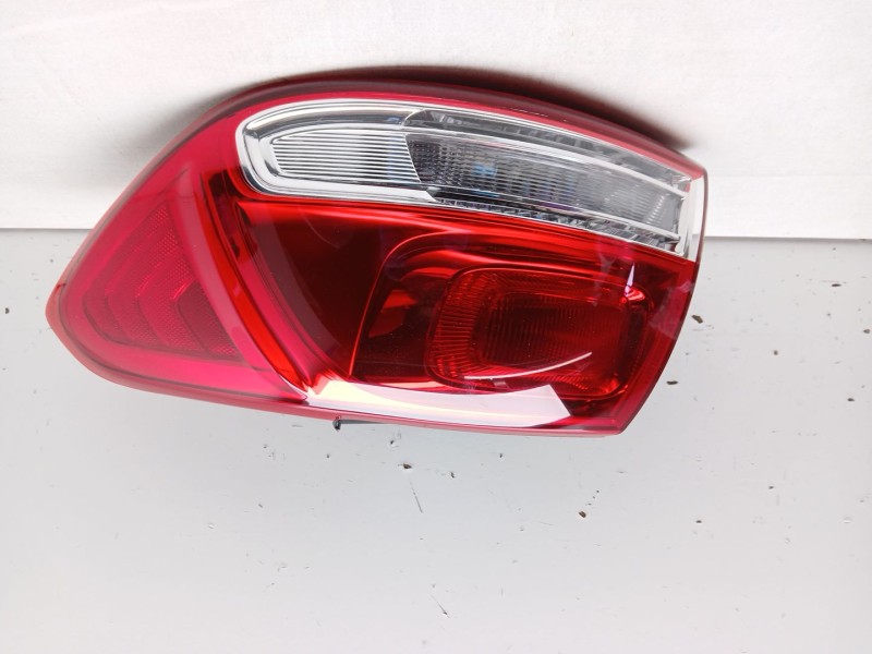 Recambio de piloto trasero derecho para kia sorento iii (um) 2.2 crdi 4wd referencia OEM IAM 92402c5010  16442102