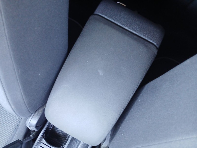 Recambio de apoyabrazos central para volkswagen golf vi variant (aj5) 1.6 tdi referencia OEM IAM   