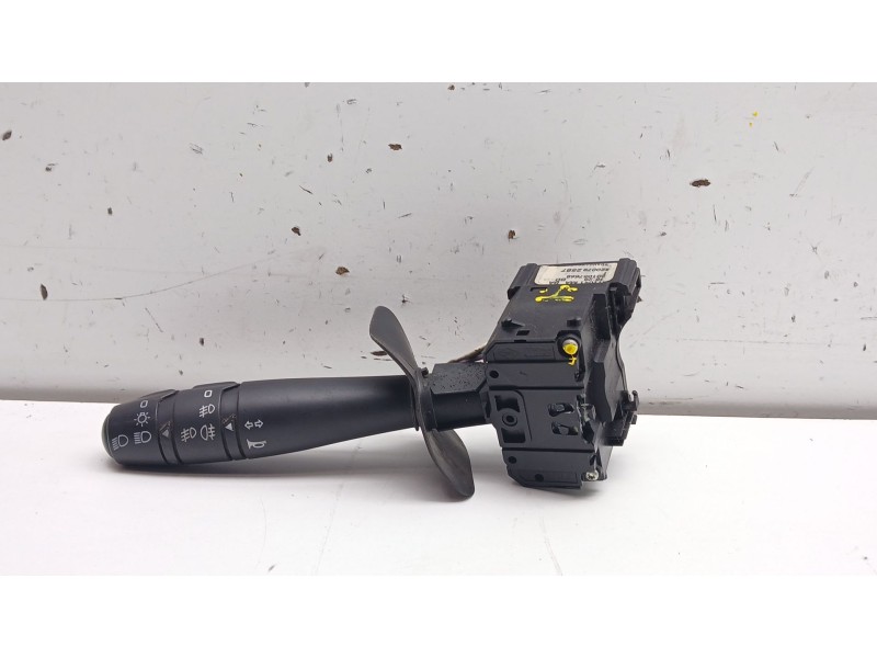 Recambio de mando intermitentes para dacia sandero (bs_) 1.5 dci referencia OEM IAM 8200792587  