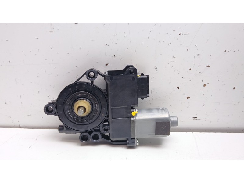 Recambio de motor elevalunas delantero izquierdo para kia sorento ii (xm) 2.2 crdi referencia OEM IAM 1137328786  