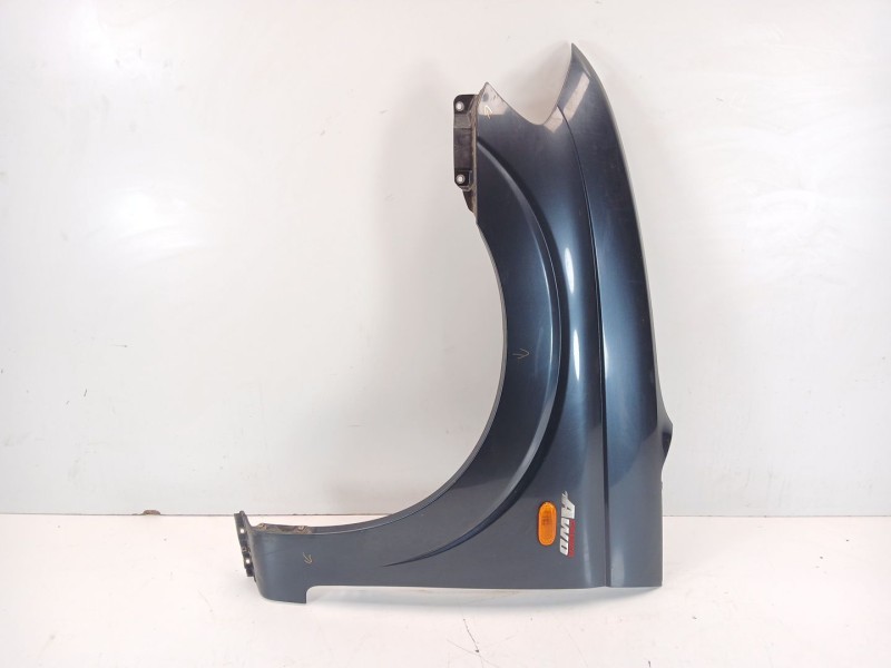 Recambio de aleta delantera izquierda para ssangyong rodius i 2.7 xdi referencia OEM IAM 5181121000  