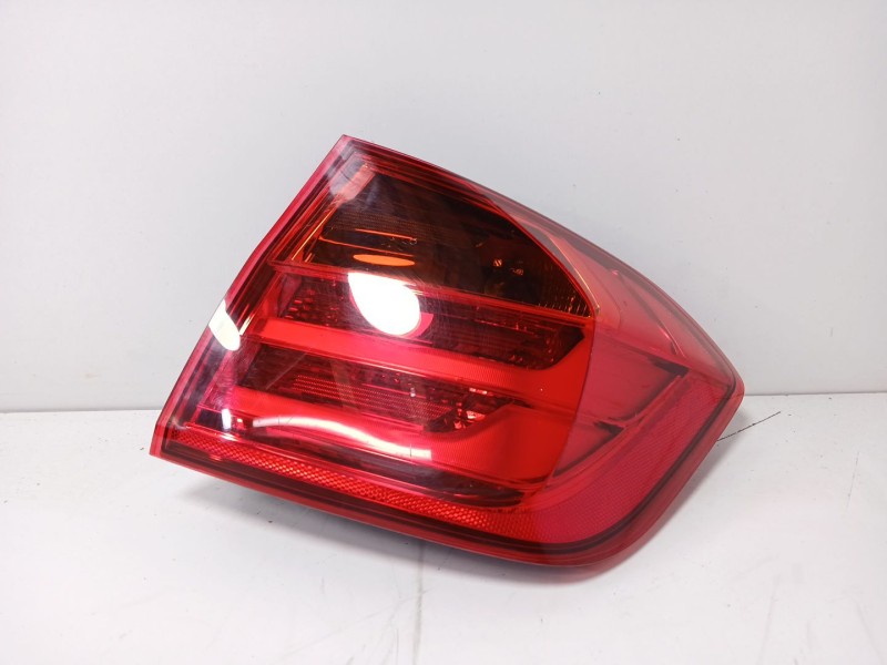 Recambio de piloto trasero derecho para bmw 3 (f30, f80) 318 d referencia OEM IAM 737278402  