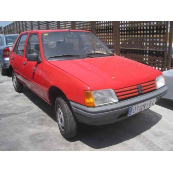 peugeot 205 berlina del año 1985