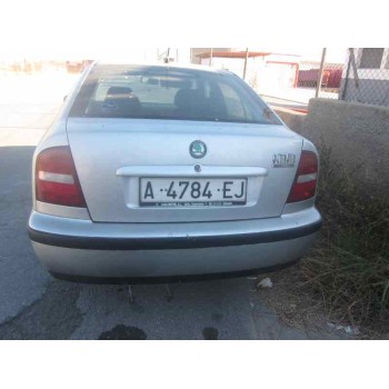skoda octavia berlina (1u2) del año 2000
