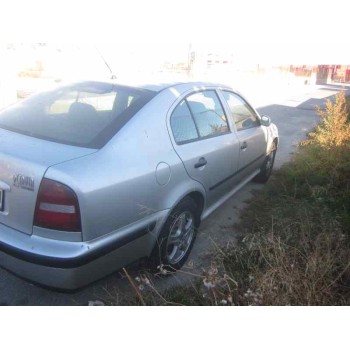 skoda octavia berlina (1u2) del año 2000