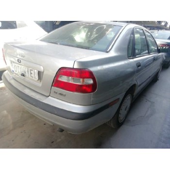 volvo s40 berlina del año 2001