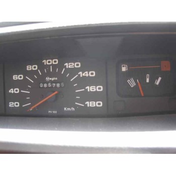 peugeot 205 berlina del año 1985