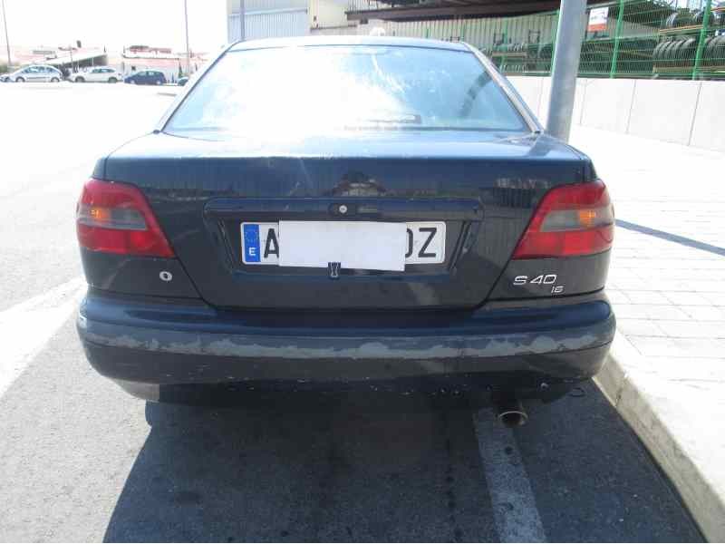 volvo s40 berlina del año 1999