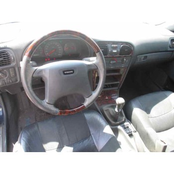 volvo s40 berlina del año 1999