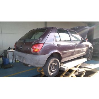 ford fiesta berlina del año 1996