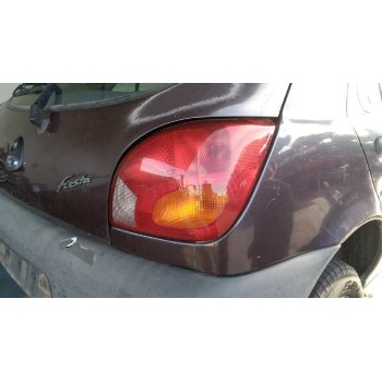 ford fiesta berlina del año 1996