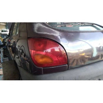 ford fiesta berlina del año 1996