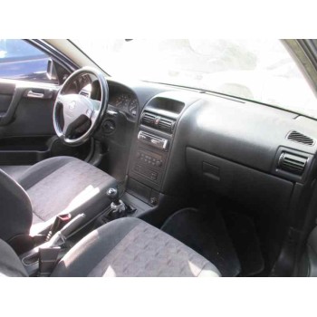 opel astra g berlina del año 2001