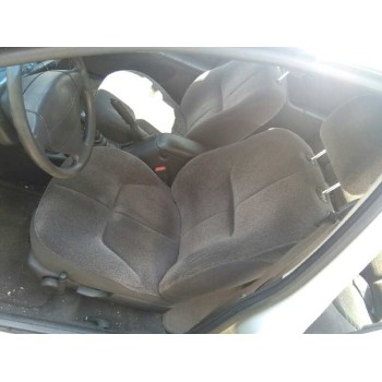 chrysler stratus berlina (ja) del año 2000