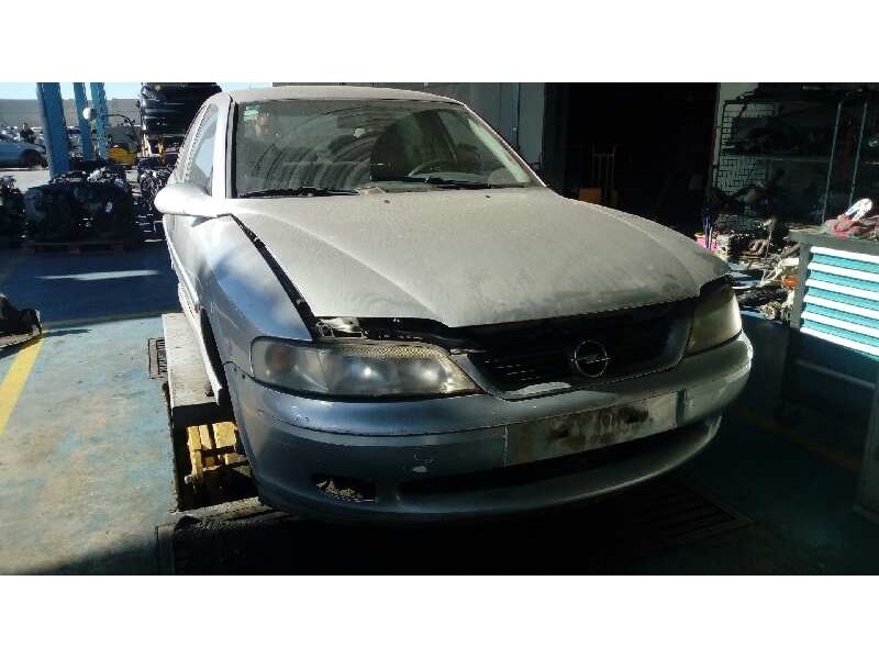 OPEL VECTRA B BERLINA