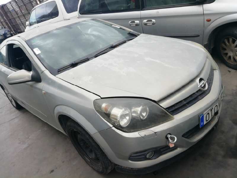 opel astra gtc del año 2005
