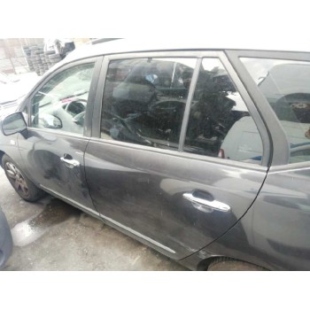 kia carens (un) del año 2008