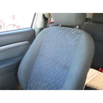 ford focus berlina (cak) del año 2000