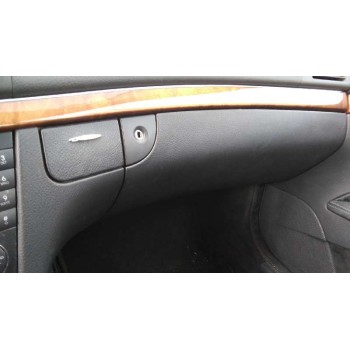 mercedes-benz clase e (w211) berlina del año 2003