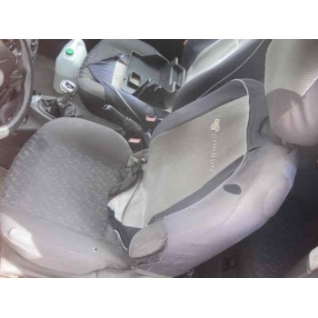 ford focus berlina (cak) del año 2000