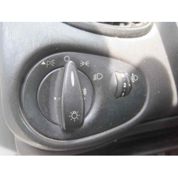 ford focus berlina (cak) del año 2000