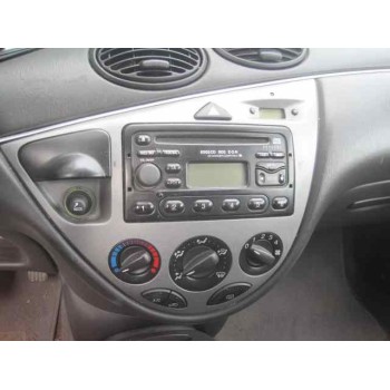 ford focus berlina (cak) del año 2000