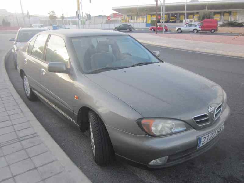 nissan primera berlina (p11) del año 2000