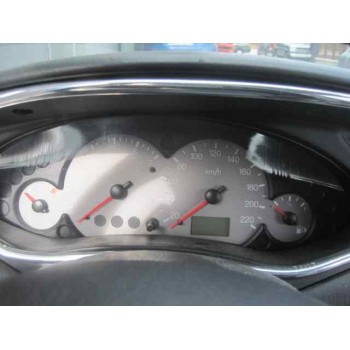 ford focus berlina (cak) del año 2000