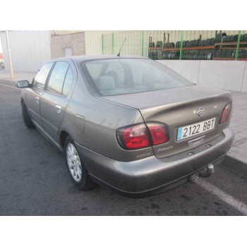 nissan primera berlina (p11) del año 2000