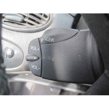 ford focus berlina (cak) del año 2000