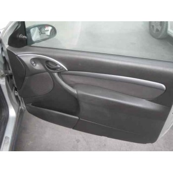 ford focus berlina (cak) del año 2000