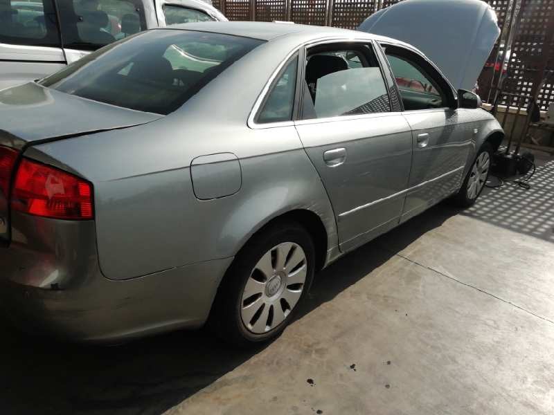 AUDI A4 BERLINA (8E)