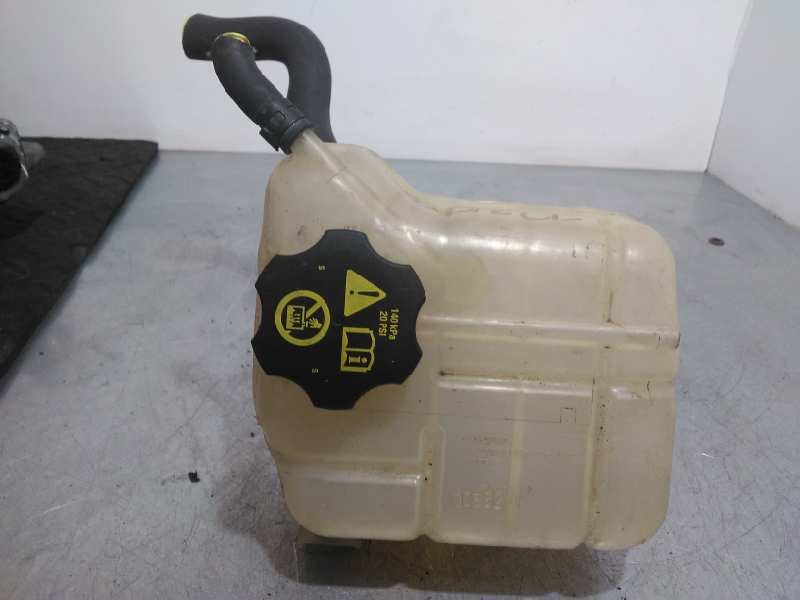Recambio de botella de expansion para opel insignia berlina 2.0 16v cdti referencia OEM IAM 13220124  13220123
