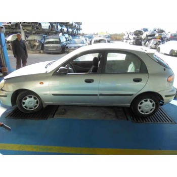 daewoo lanos del año 2001