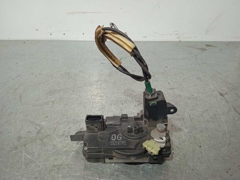 Recambio de cerradura puerta delantera derecha para opel astra gtc cosmo referencia OEM IAM 13210749 4 PINES 